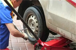 和硕附近拖车24小时服务热线电话