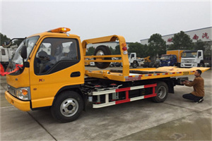 和硕哪里有拖车服务