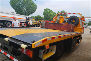 和硕附近拖车电话号码服务