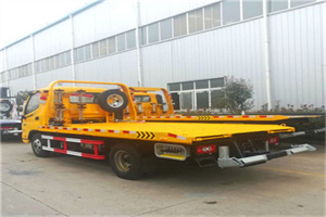 和硕附近拖车救援搭电